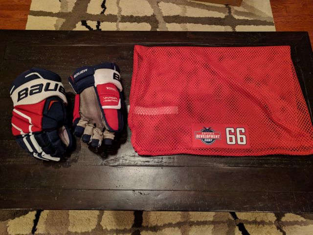 Winnik Gloves & Caps Laundry Bag