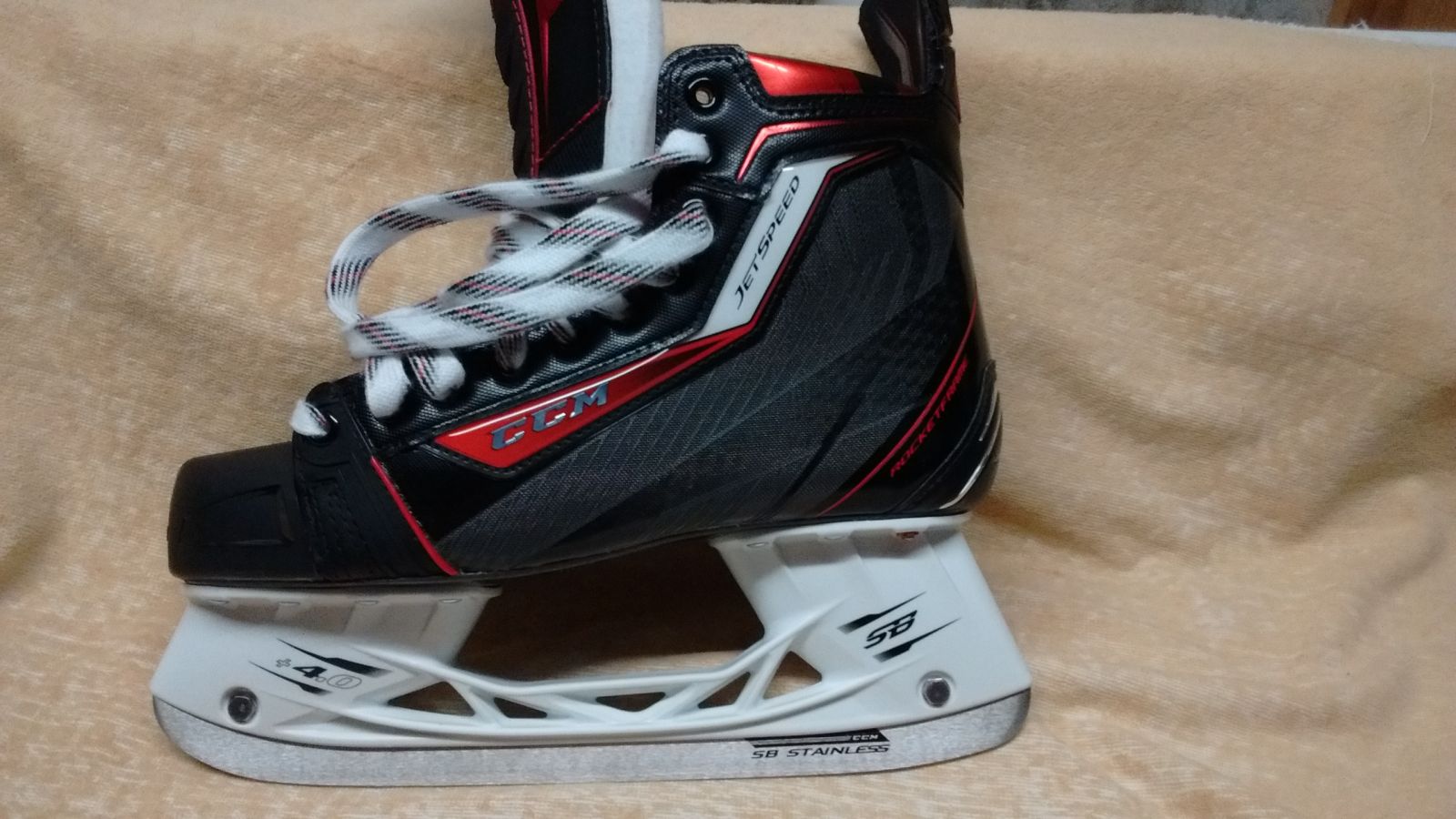 ccm ultra pro skates