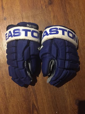 Jamal Mayers Leafs gloves