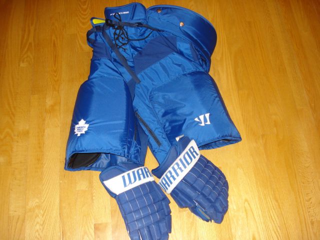 Warrior Leafs pants and glovers