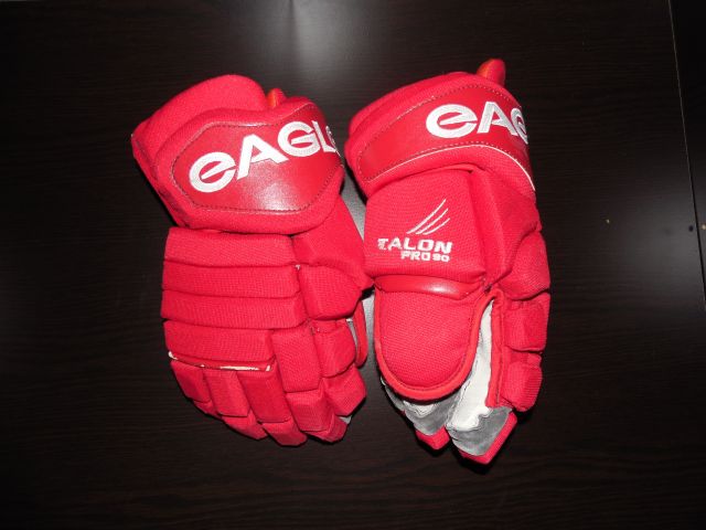 Eagle Talon 90 Quincey Red Wings