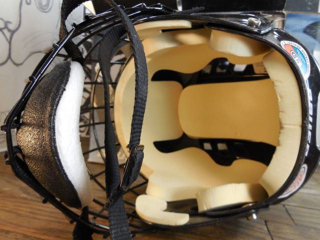 Bauer 1000L helmet with FM3000L cage